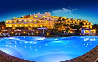Italien Sardinien Muntagna Hotel beleuchtet