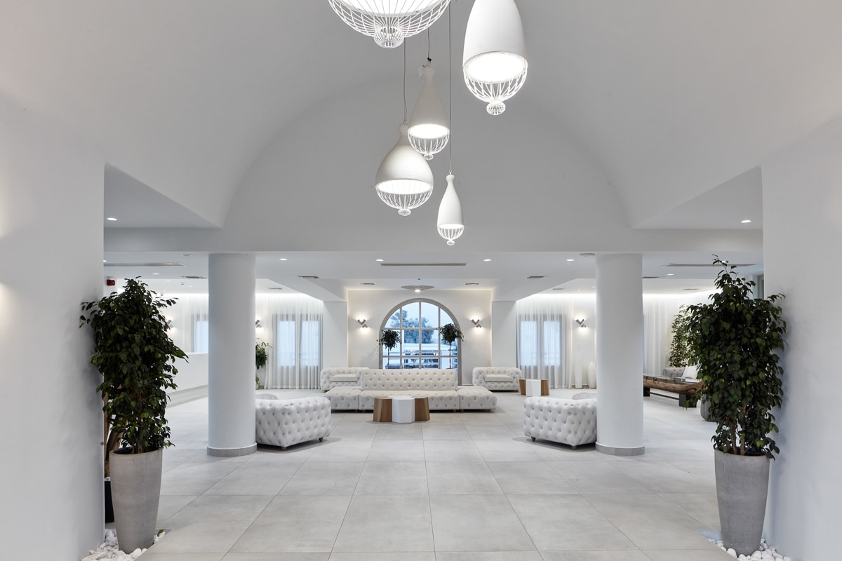 Griechenland SantorinCosta Grand Resort & Spa Lobby