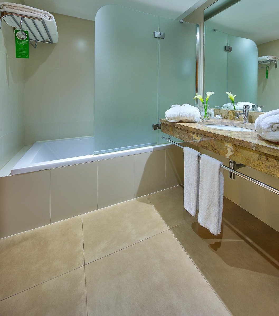 Portugal Madeira The Views Oasis Superior Doppelzimmer Bad