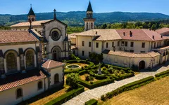 Klosteranlage mit Garten in Serra San Bruno, Italien.