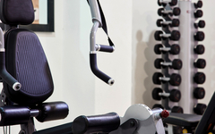 Fitnessraum mit Trainingsgeräten im Hotel Santo Miramare