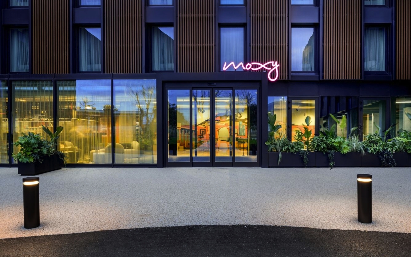 Eingang des Hotel Moxy in Pompeii, Italien an der Amalfiküste.